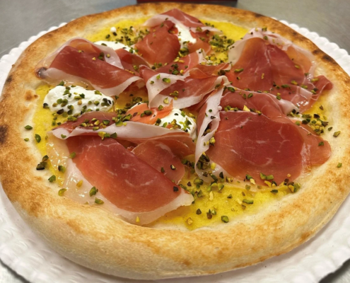 Toddy : pom. giallo, stracciatella, prosc. crudo, gran. pistacchio 11 €